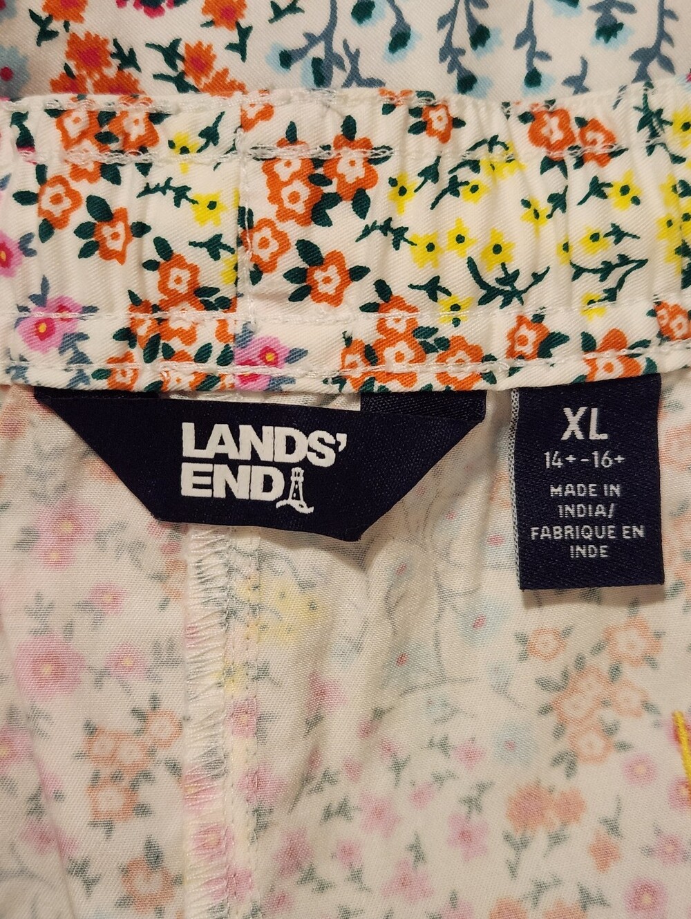 💐Lands' End💐 - Girl's Multicolor Floral Ruffle Hem Drawstring Short - Picture 3 of 16
